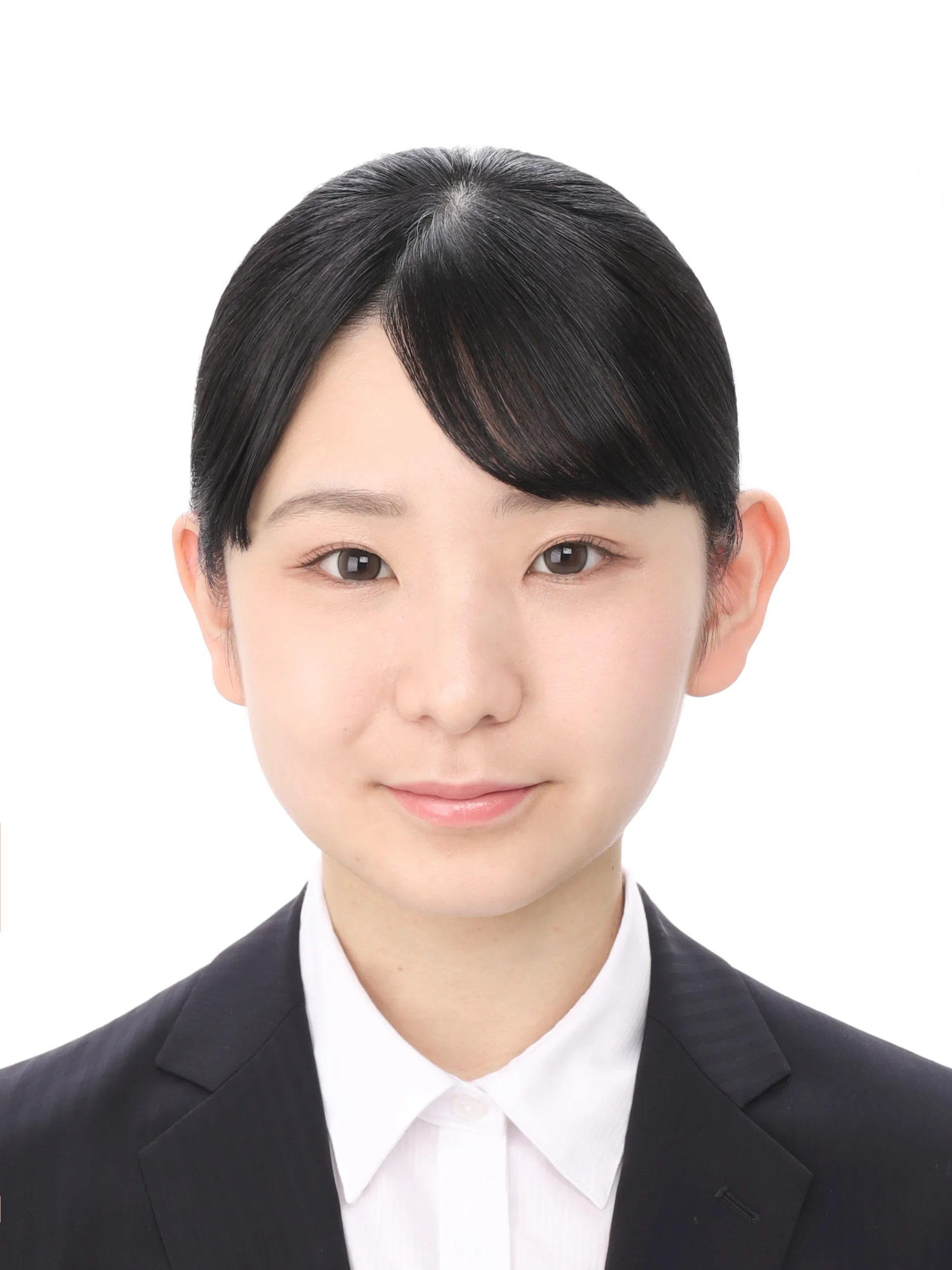 女子就活生のプロがヘアメイクして、撮影指導をした証明写真のアフター